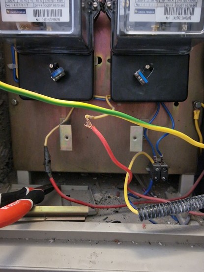 Our old plus, just a cable into another holding for bare life.