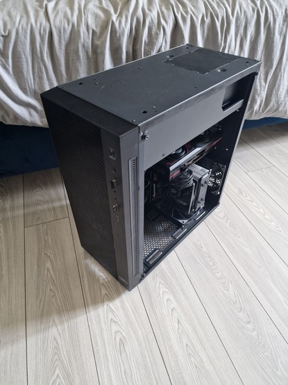 An almost finished project of inverting a regular left-sided pc case to a right-sided one, based on a older version of MATRIXX 55