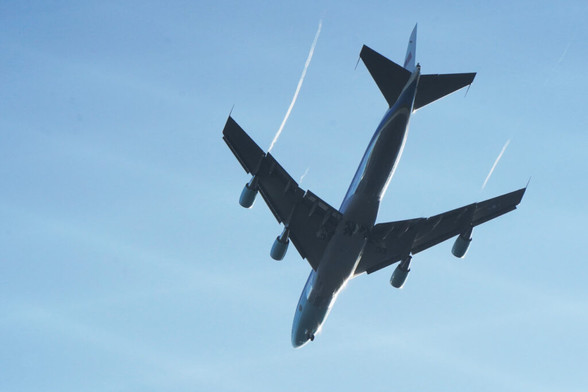 Air Force One boven Amsterdam