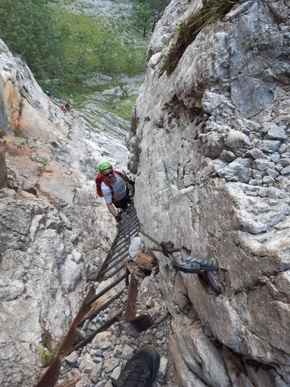 #potd Today GüDi and I did a bunch of fixed rope routes in Höllental/Rax, followed by a very refreshing swim in Schwarza (16°) http://domm.plix.at/potd/2025-08-15.html