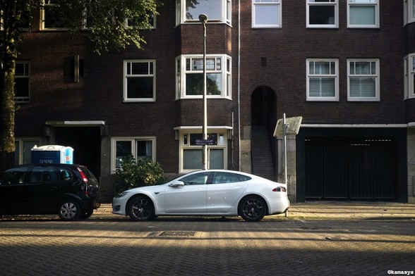 Amsterdam - Geulstraat - Tesla