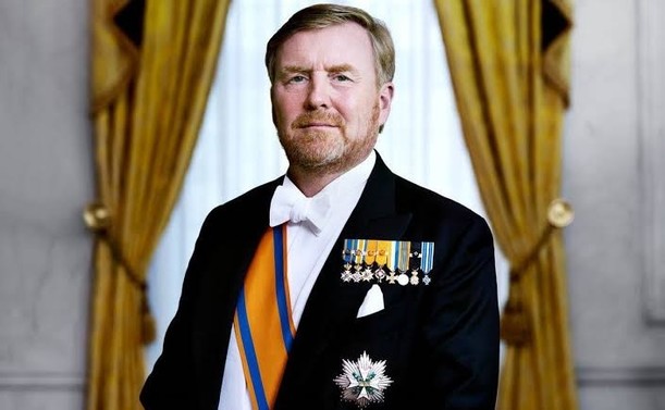 Zijne Majesteit Koning Willem-Alexander Claus George Ferdinand, Koning der Nederlanden, Prins van Oranje-Nassau, Jonkheer van Amsberg