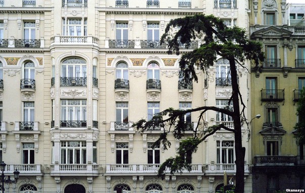 Madrid - Plaza de las Cortes - Edificio Plus Ultra