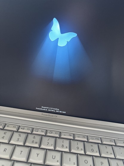 MorphOS 3.19 booting on a PowerBook G4