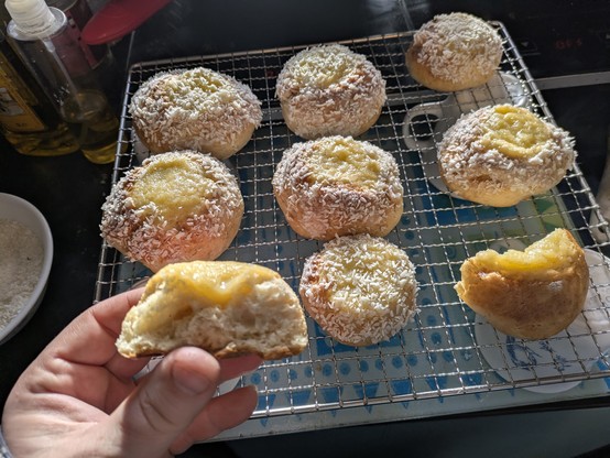 cardamom-custard buns