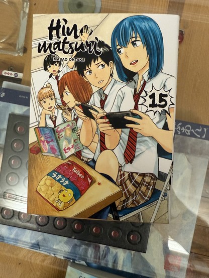 Hinamatsuri volume 15