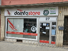 Bild eines Ladens mit dem Namen damfastore. 