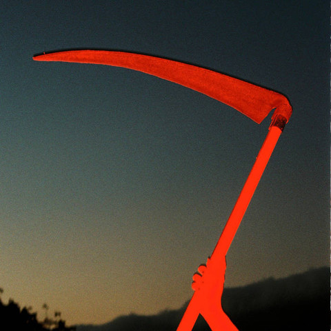 red scythe as the sun is almost gone. cover of Alleraná by Viuda
