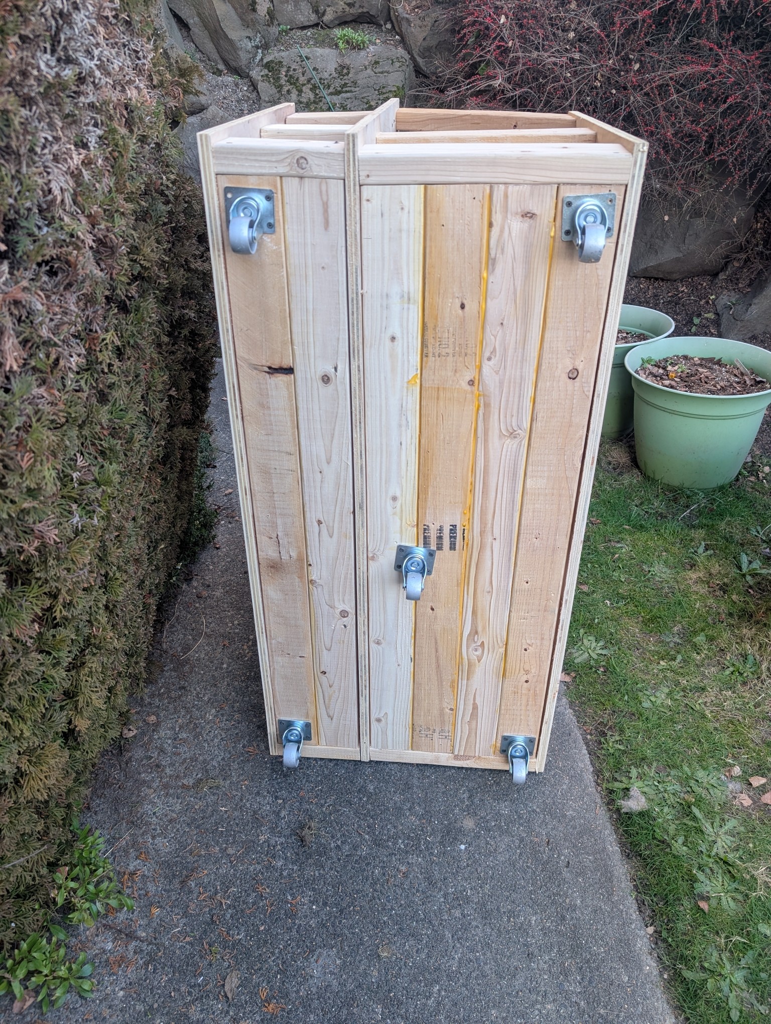 Wheels to make it easier to move.