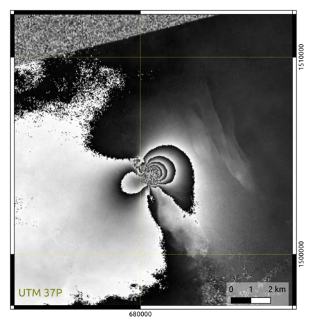 NISAR differential interferogram using recently released NISAR images of November 22 and December 4, 2025 images acquired at frequency A (1,229GHz).
Zoom on the fringe pattern induced by the November 2025 volcanic eruption.