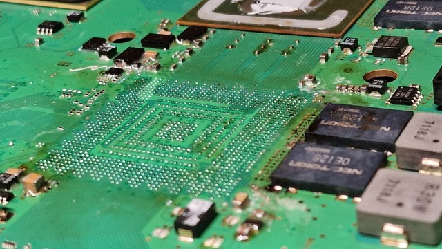 A socket place of a RSX (PS3 GPU), on a COK-002 board, with no pads ripped.