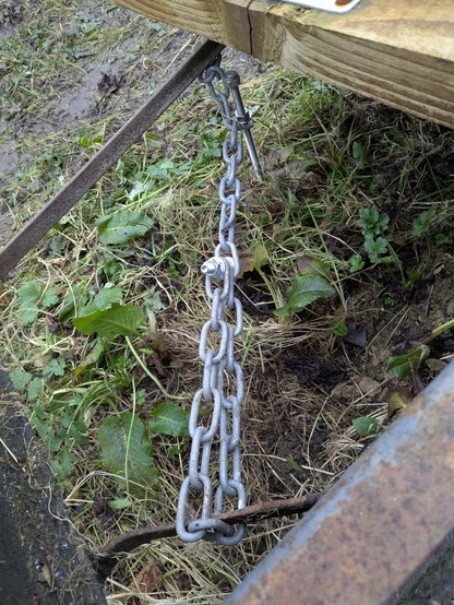 A trailer in bondage (isometric view)