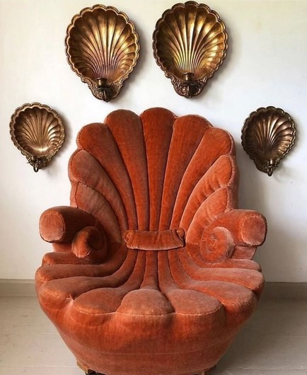 scallop throne