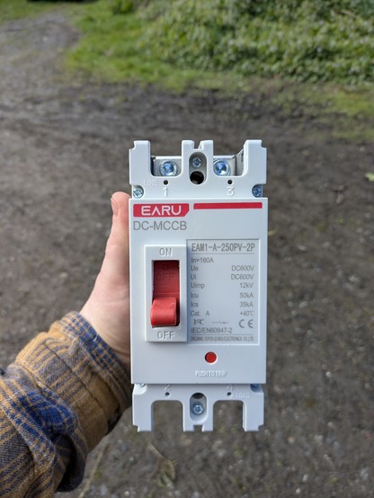 160 amp, 600V DC breaker