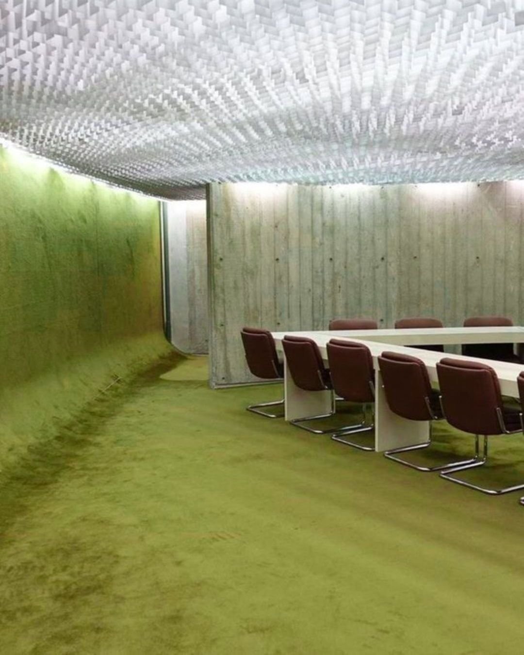 green, glassy ridges