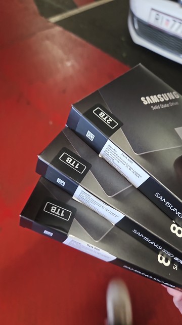 2x samsung 1tb sata ssd
1x samsung 2tb sata ssd