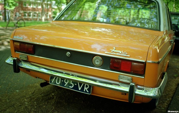 Amsterdam - Apollolaan - Paykan 1725 taxi (replica)