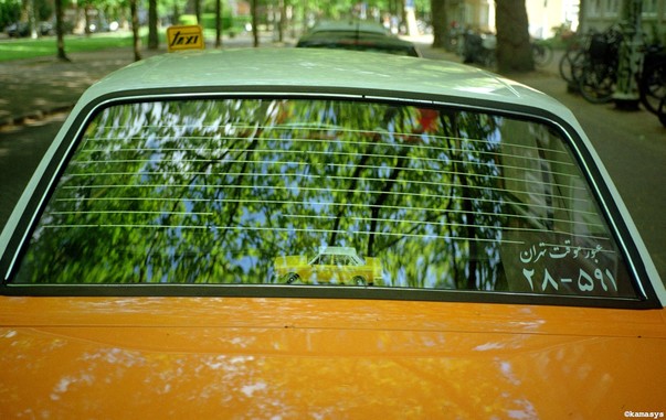 Amsterdam - Apollolaan - Paykan 1725 taxi (replica)