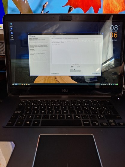 Starting the #mxlinux upgrade on wife's laptop.