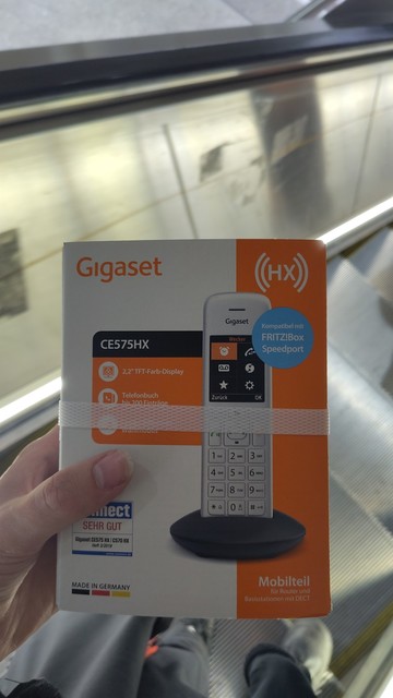 Bild eines Gigaset DECT Mobilteils in Originalverpackung.
