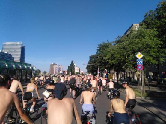 #potd Critical Mass / Naked Bike Ride https://domm.plix.at/potd/2026-06-19.html