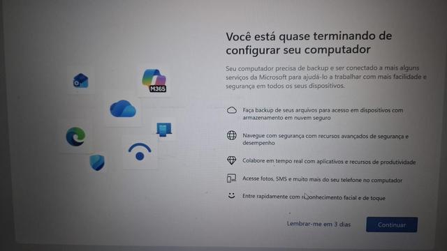 Tela do Windows para login no onedrive. Vemos apenas duas opções, um botão para aceitar e outro para ser  lembrado daqui a três dias. Não há botão para se recusar.