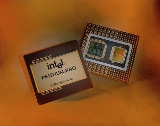 Intel Pentium Pro CPU product shot with retail and delidded CPUs