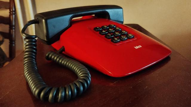 Iskra ETA 80 landline phone in red